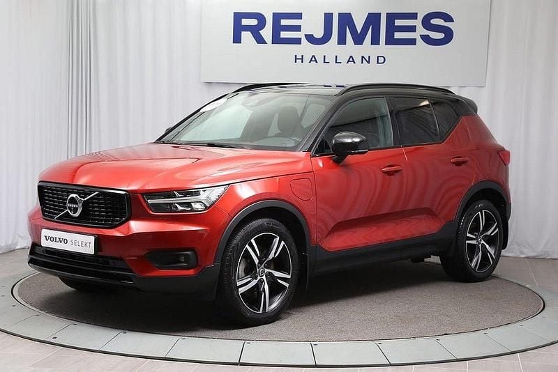 Röd Begagnad 2020 Volvo XC40 R-Design SUV | 364 500 kr (Marknadspris) - Bild 1/4