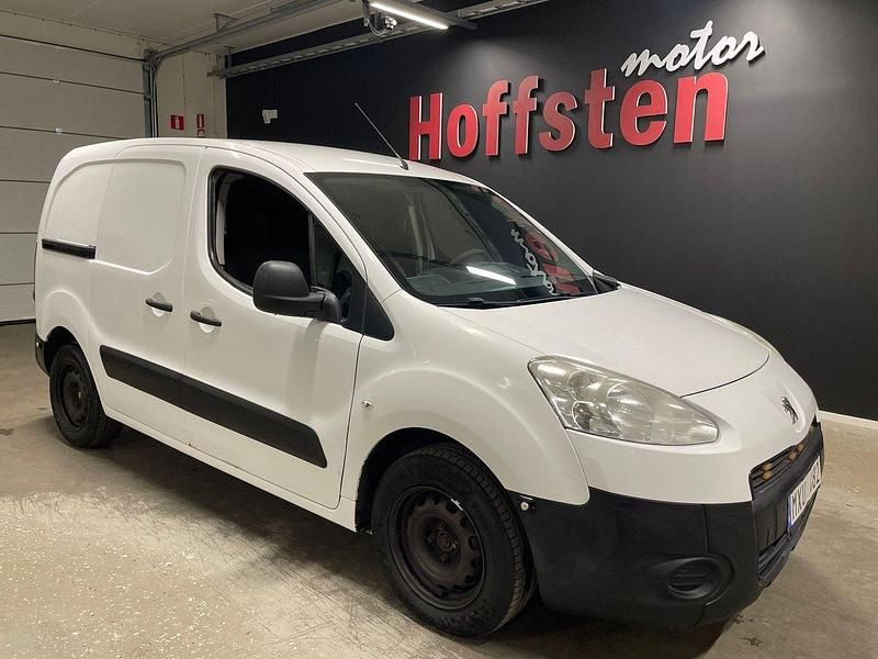 Vit Begagnad 2012 Peugeot Partner Van | 44 900 kr (Marknadspris) - Bild 1/4