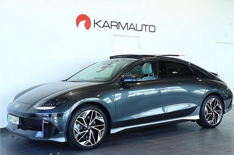 Grå Begagnad 2023 Hyundai Ioniq 6 Advanced Sedan | 448 800 kr - Bild 1/4
