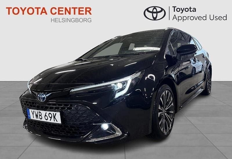 Svart Begagnad 2024 Toyota Corolla Style Kombi | 349 900 kr (Dyr) - Bild 1/3