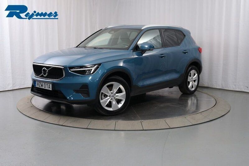Blå Begagnad 2023 Volvo XC40 Core SUV | 334 900 kr (Bra pris) - Bild 1/4