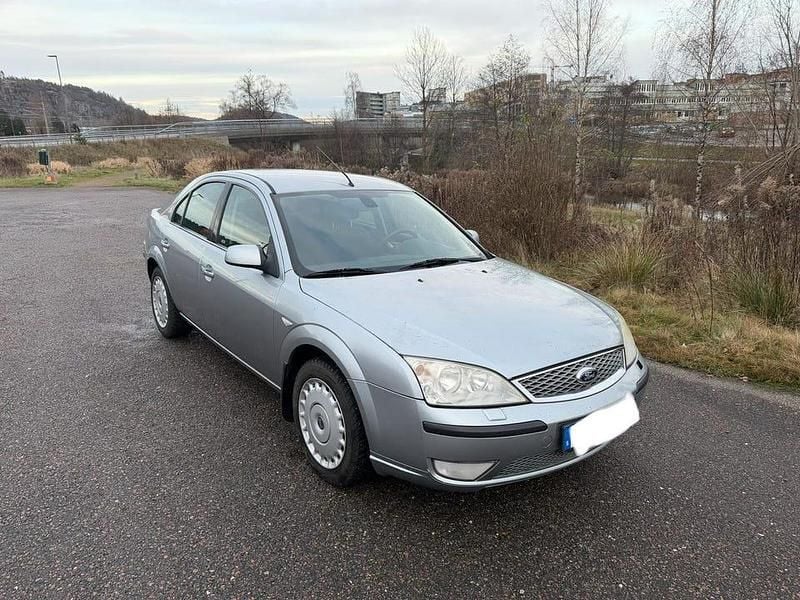 Silver Begagnad 2006 Ford Mondeo Halvkombi | 12 500 kr (Bra pris) - Bild 1/3
