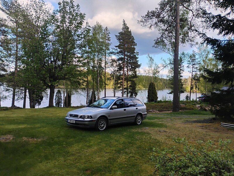 Grå Begagnad 2000 Volvo V40 Kombi | 19 000 kr - Bild 1/4