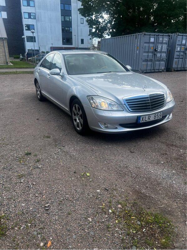 Silver Begagnad 2006 Mercedes S350 Sedan | 95 000 kr (Marknadspris) - Bild 1/4