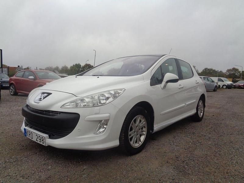 Vit Begagnad 2010 Peugeot 308 Halvkombi | 44 900 kr (Marknadspris) - Bild 1/4