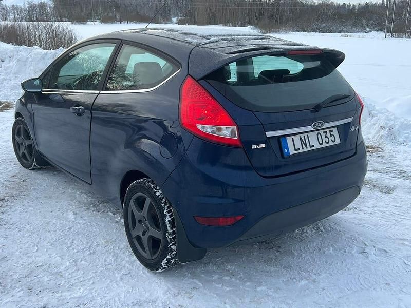 Begagnad Ford Fiesta 2010 Halvkombi