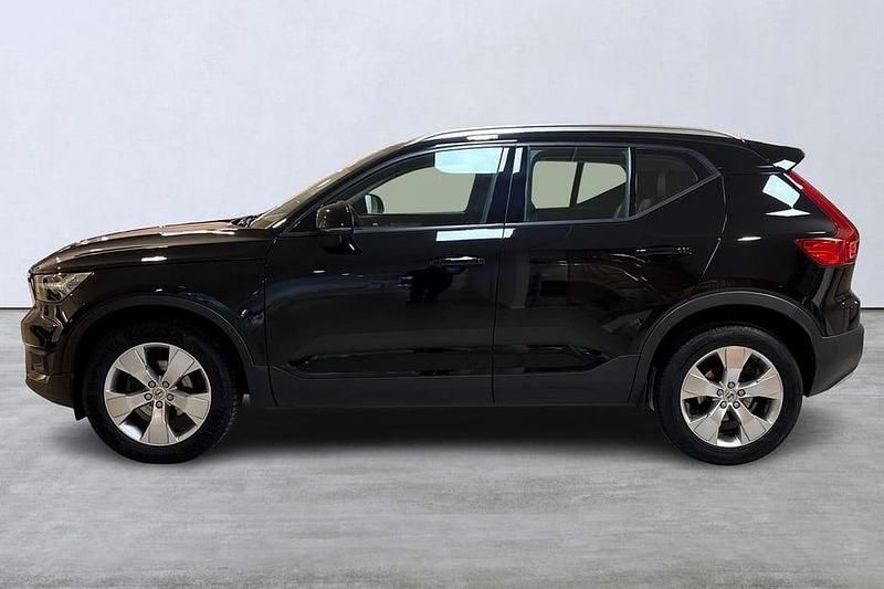 Begagnad Volvo XC40 Momentum 151 HK (111 kW) 2019 Svart SUV