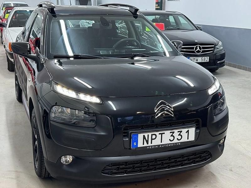 Begagnad Citroën C4 Cactus PureTech 82 HK (60 kW) 2016 Svart Halvkombi