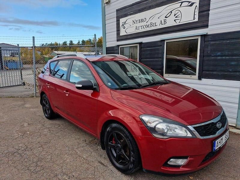 Röd Begagnad 2010 Kia Ceed Sportswagon Kombi | 39 900 kr (Marknadspris) - Bild 1/4