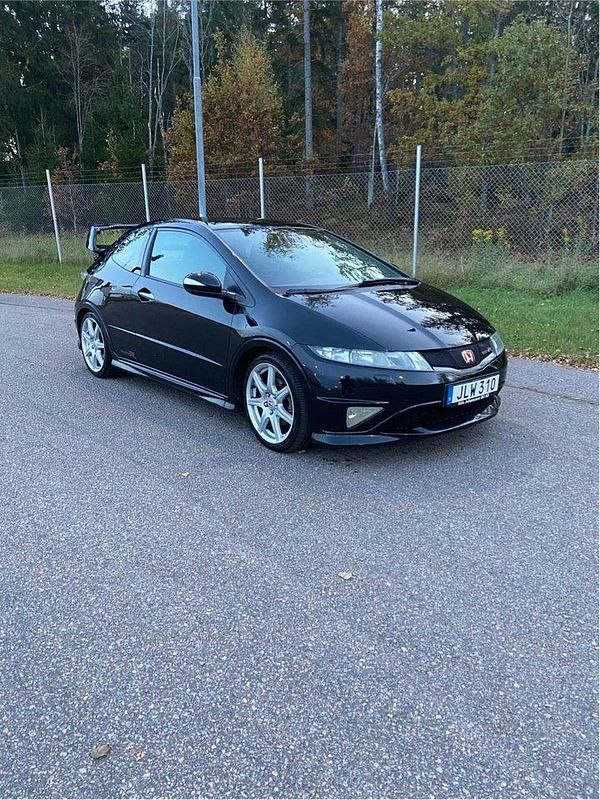 Svart Begagnad 2008 Honda Civic Type R Halvkombi | 120 000 kr (Dyr) - Bild 1/4