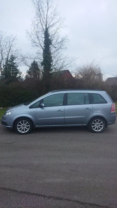 Begagnad 2006 Opel Zafira Minibuss | 29 500 kr (Dyr) - Bild 1/3