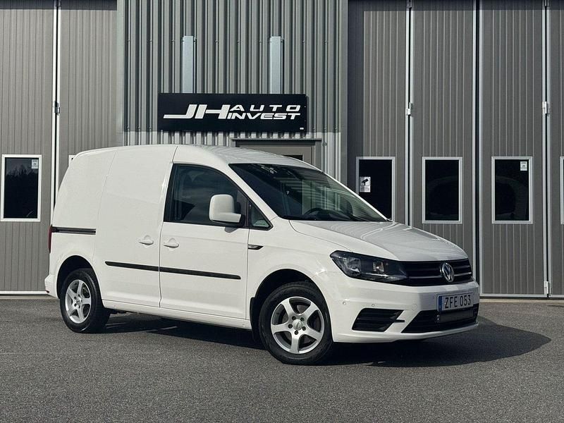 Vit Begagnad 2018 VW Caddy Minibuss | 149 900 kr (Marknadspris) - Bild 1/4