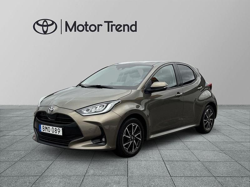 Grön Begagnad 2020 Toyota Yaris Active Halvkombi | 159 000 kr - Bild 1/3
