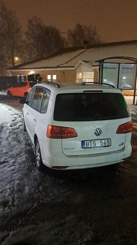 Begagnad VW Touran 150 HK (110 kW) 2012 Minibuss