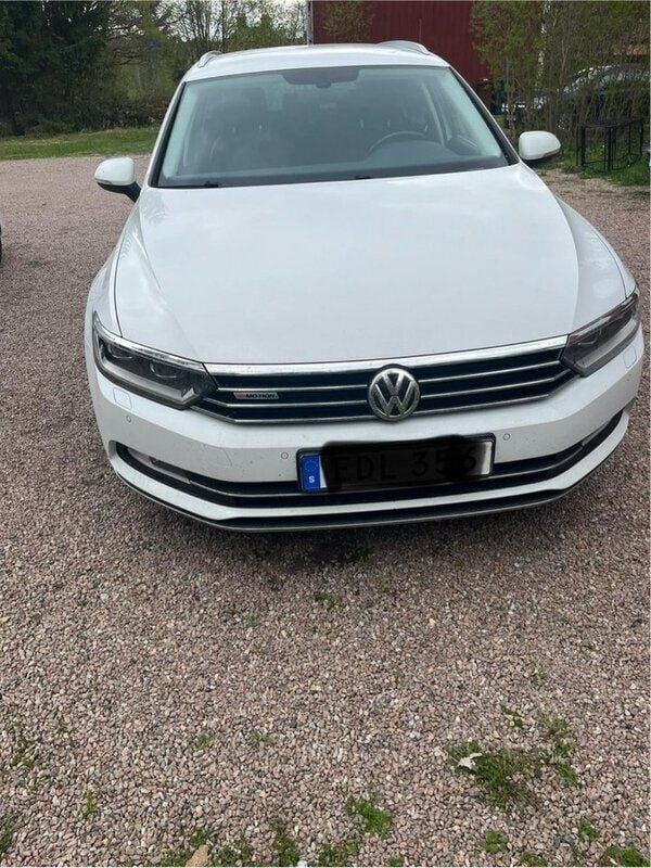 Vit Begagnad 2015 VW Passat GT Kombi | 125 000 kr (Bra pris) - Bild 1/4