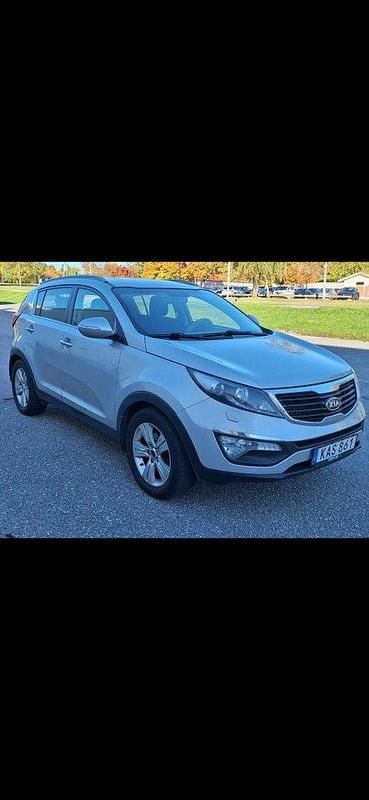 Silver Begagnad 2012 Kia Sportage EX SUV | 72 400 kr (Bra pris) - Bild 1/4