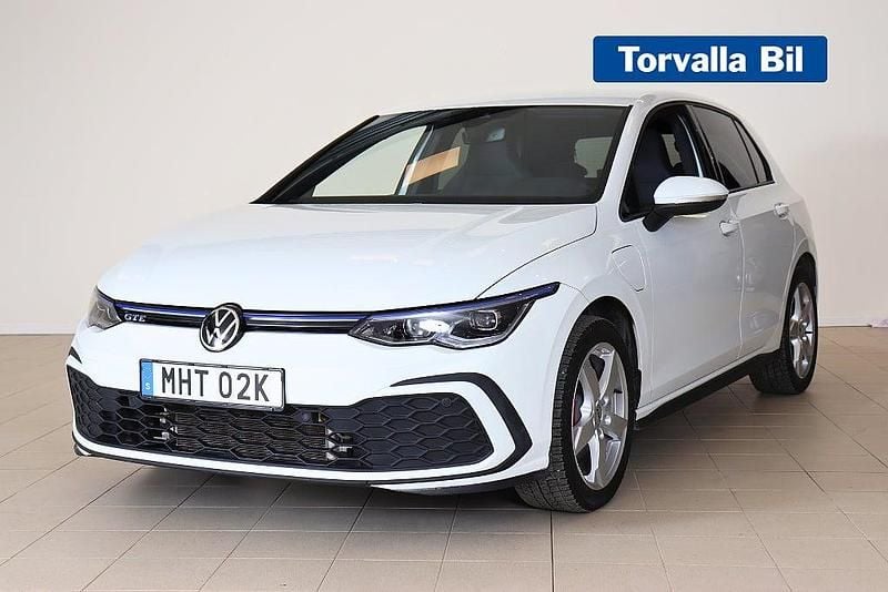 Begagnad VW Golf VIII GTE 245 HK (180 kW) 2020 Pure white Halvkombi