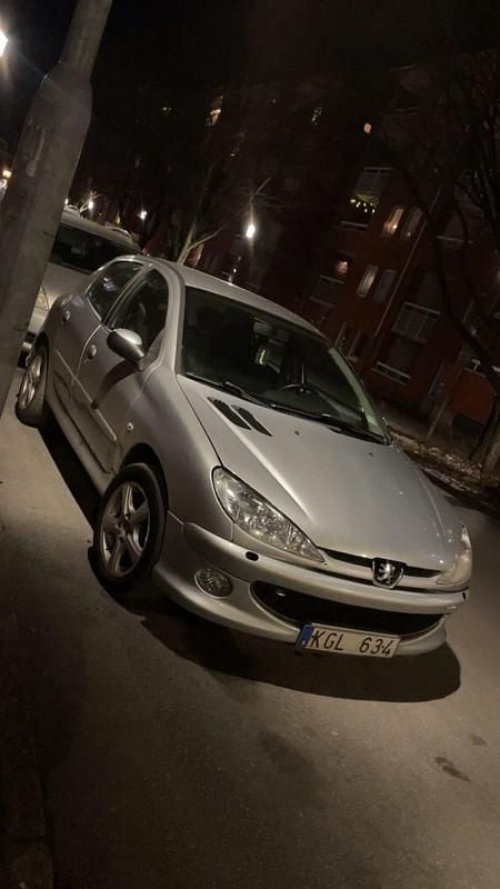 Begagnad 2007 Peugeot 206 Halvkombi | 14 000 kr (Marknadspris) - Bild 1/4