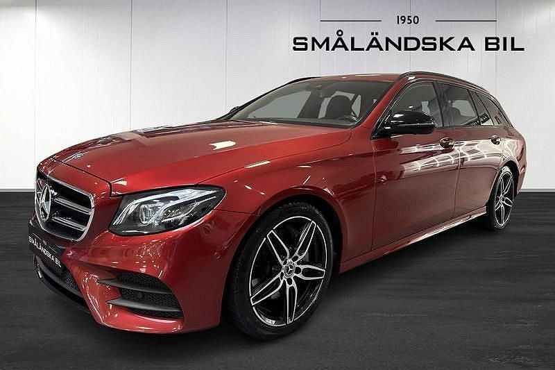 Röd Begagnad 2019 Mercedes E200 AMG line Kombi | 299 000 kr (Marknadspris) - Bild 1/4