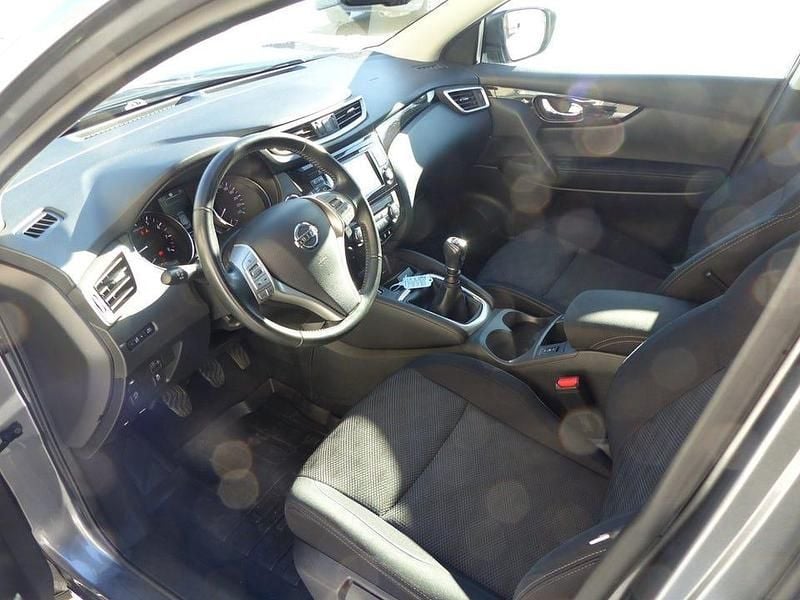 Begagnad Nissan Qashqai 116 HK (85 kW) 2017 Gråmetallic SUV