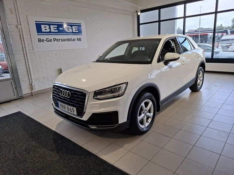 Vit Begagnad 2017 Audi Q2 Proline SUV | 179 000 kr (Marknadspris) - Bild 1/4