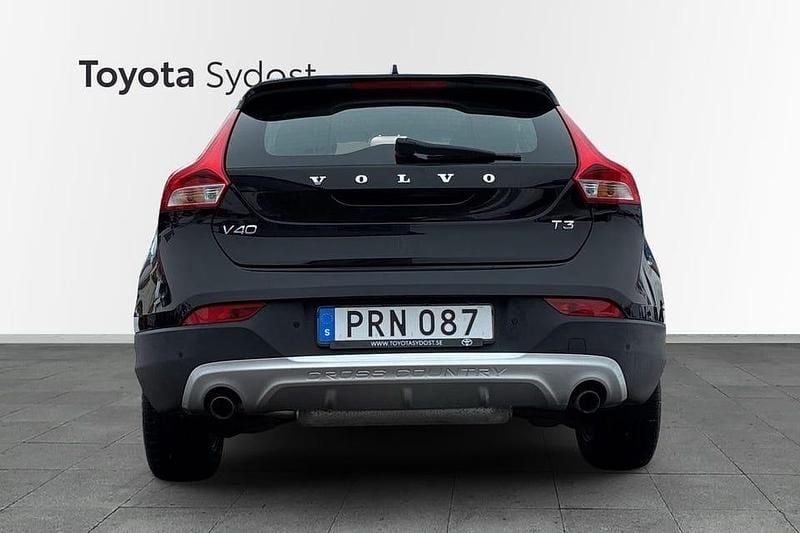 Begagnad Volvo V40 CC Business Edition 154 HK (113 kW) 2018 Svart Kombi
