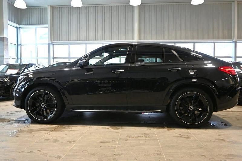Begagnad Mercedes GLE350 AMG Line Premium 333 HK (244 kW) 2024 Obsidian svart metallic Sportkupé