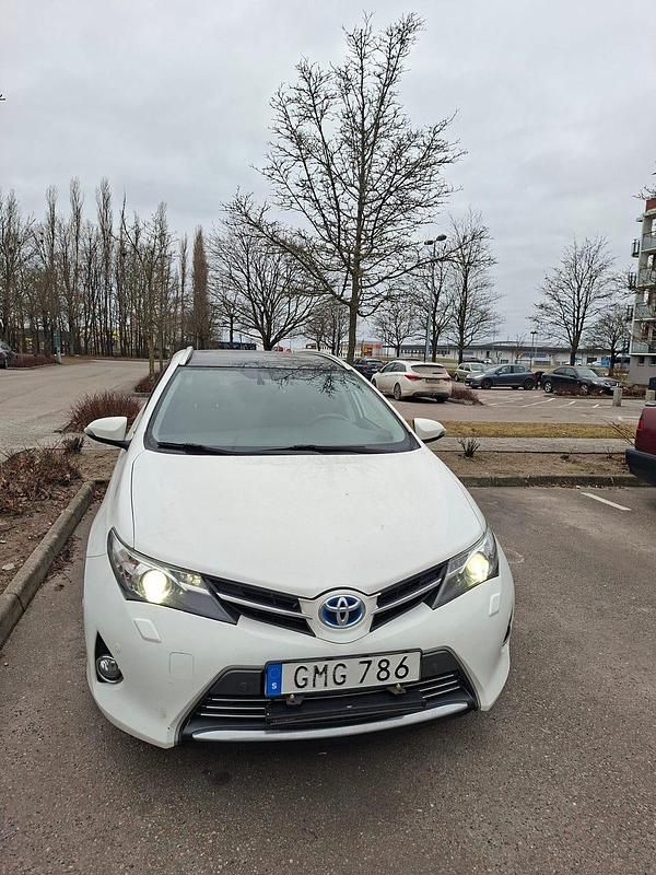 Begagnad 2014 Toyota Auris Touring Sports Kombi | 105 000 kr (Marknadspris) - Bild 1/4