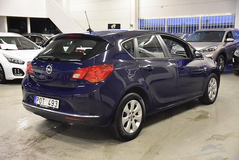 Begagnad Opel Astra Active 116 HK (85 kW) 2013 Blå Halvkombi