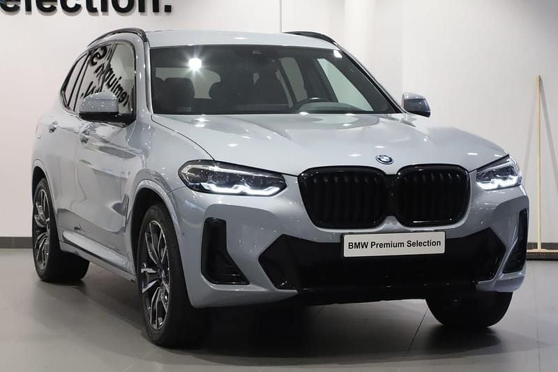 Grå Begagnad 2022 BMW X3 M Sport SUV | 519 000 kr (Dyr) - Bild 1/3