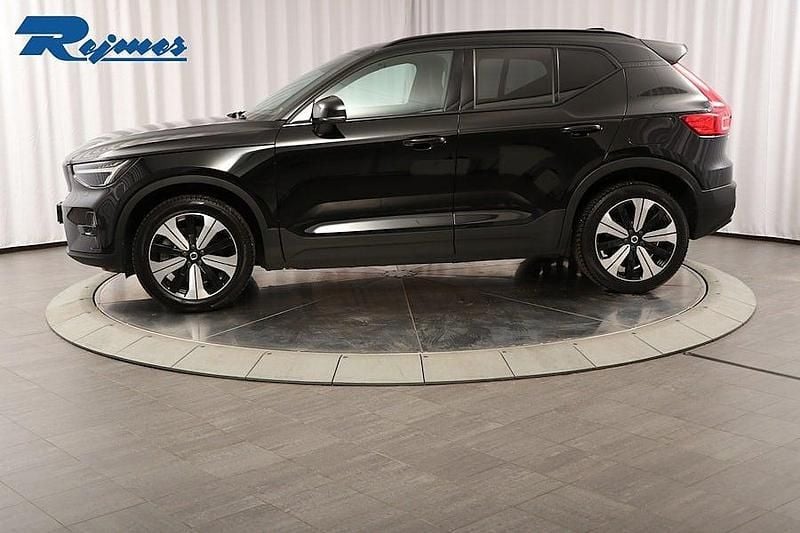 Begagnad Volvo XC40 Plus 175 kW (238 HK) 2022 Svart SUV