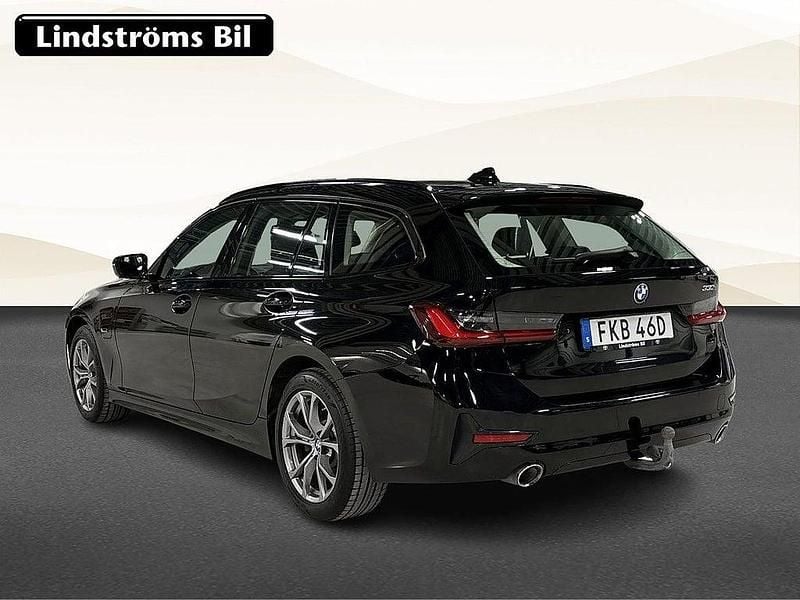Begagnad BMW 330e Sport Line 184 HK (135 kW) 2021 Svart Kombi