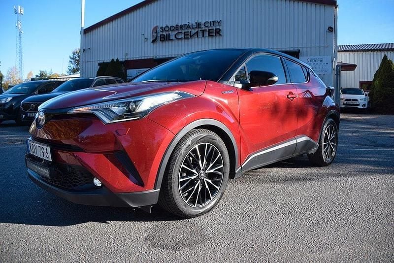Röd Begagnad 2018 Toyota C-HR Executive SUV | 179 900 kr (Marknadspris) - Bild 1/4