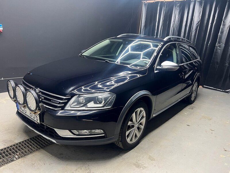 Svart Begagnad 2013 VW Passat Alltrack Kombi | 109 900 kr (Marknadspris) - Bild 1/4