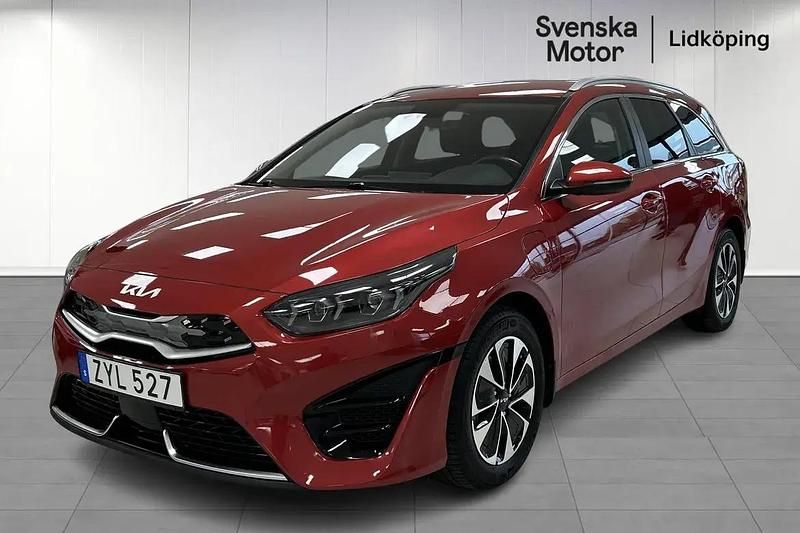 Röd Begagnad 2022 Kia Ceed Sportswagon Kombi | 259 200 kr (Marknadspris) - Bild 1/4