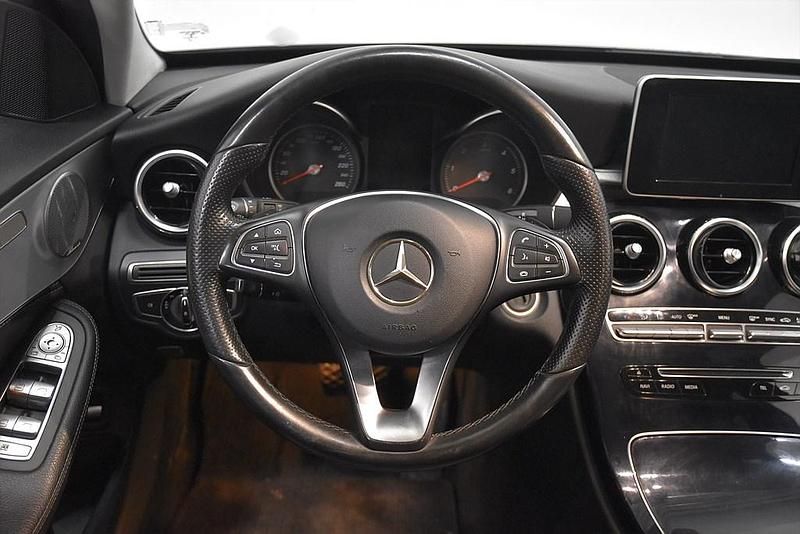 Begagnad Mercedes C220 Avantgarde 170 HK (125 kW) 2015 Silver Kombi