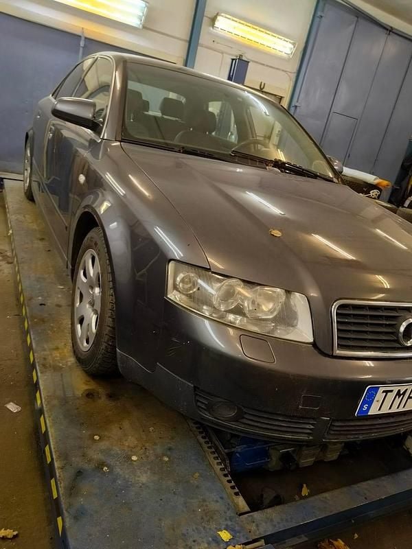Begagnad 2003 Audi A4 Sedan | 8 000 kr (Marknadspris) - Bild 1/4