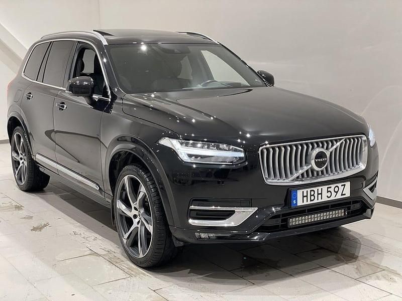 Svart Begagnad 2022 Volvo XC90 SUV | 559 900 kr (Superpris) - Bild 1/4