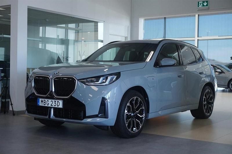 Grå Begagnad 2025 BMW X3 Efficient Dynamics SUV | 749 900 kr (Superpris) - Bild 1/4
