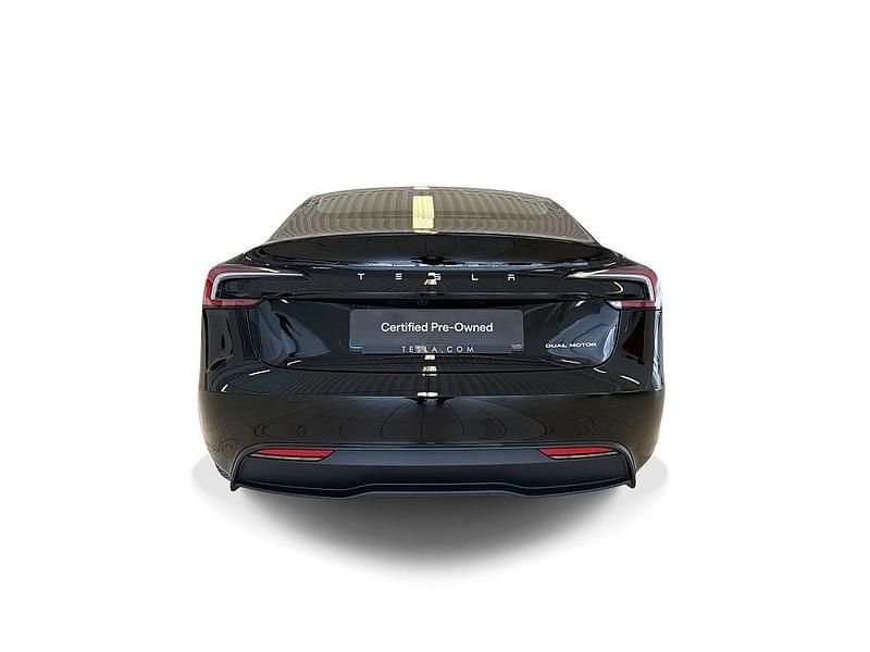Begagnad Tesla Model 3 Long Range AWD 366 kW (498 HK) 2023 Svart Sedan
