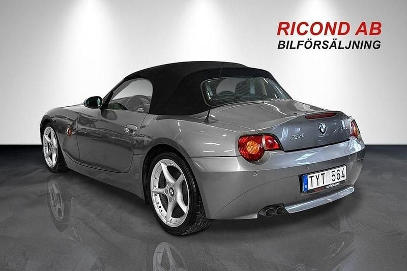 Begagnad BMW Z4 231 HK (169 kW) 2002 Grå Cab