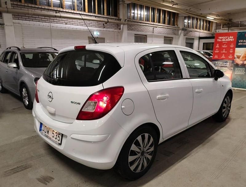 Begagnad Opel Corsa 75 HK (55 kW) 2008 Vit Halvkombi