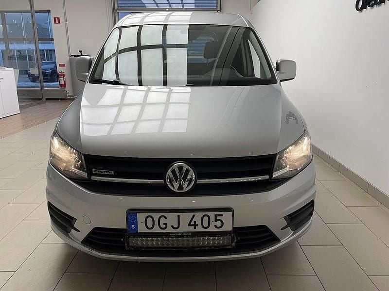 Reflexsilver metallic Begagnad 2018 VW Caddy Minibuss | 189 000 kr (Marknadspris) - Bild 1/4