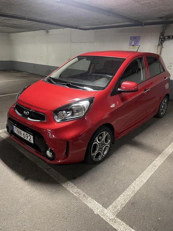 Röd Begagnad 2016 Kia Picanto Halvkombi | 117 000 kr (Lite dyr) - Bild 1/4