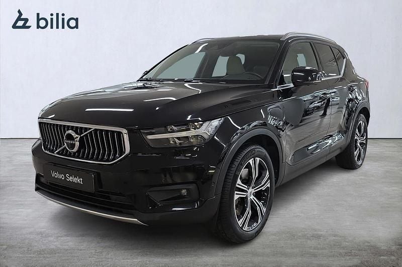 Svart Begagnad 2020 Volvo XC40 Inscription SUV | 359 000 kr (Marknadspris) - Bild 1/3