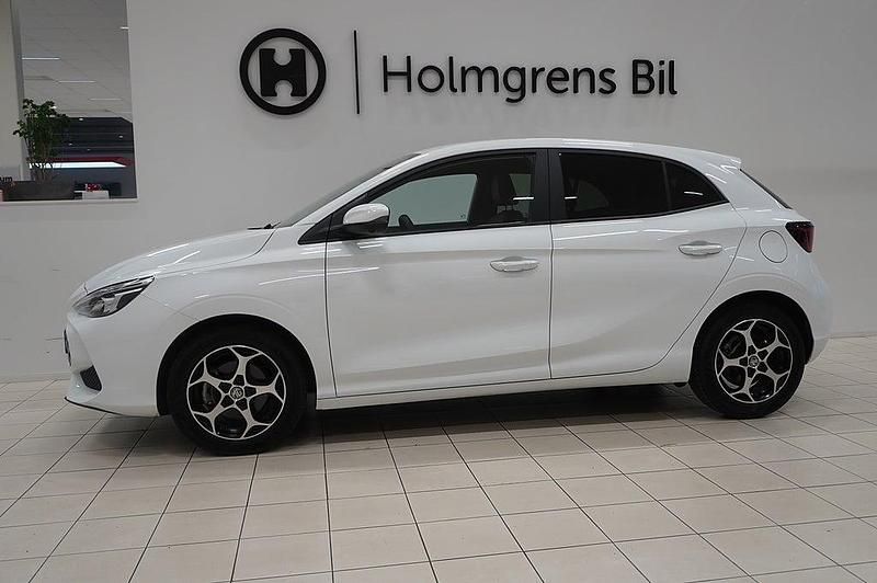 Begagnad MG MG3 Luxury 194 HK (142 kW) 2024 Dover white Halvkombi