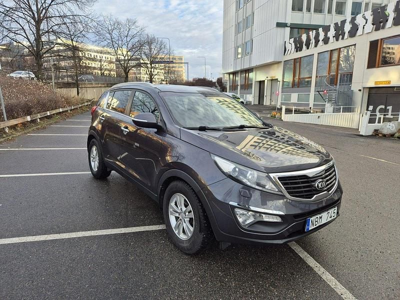 Grå Begagnad 2013 Kia Sportage EX SUV | 80 000 kr (Bra pris) - Bild 1/4