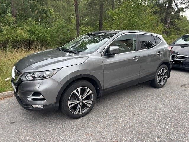 Grå Begagnad 2018 Nissan Qashqai SUV | 164 000 kr (Marknadspris) - Bild 1/4
