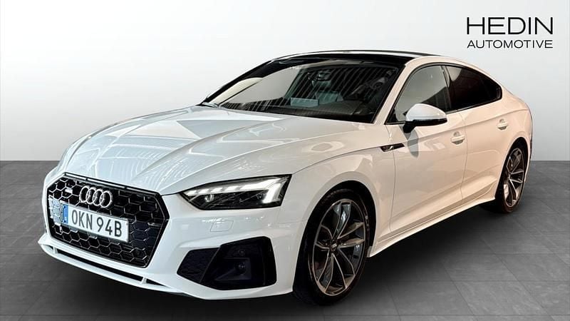 Vit (white) Begagnad 2020 Audi A5 Sportback S-Line Sportkupé | 389 000 kr - Bild 1/4