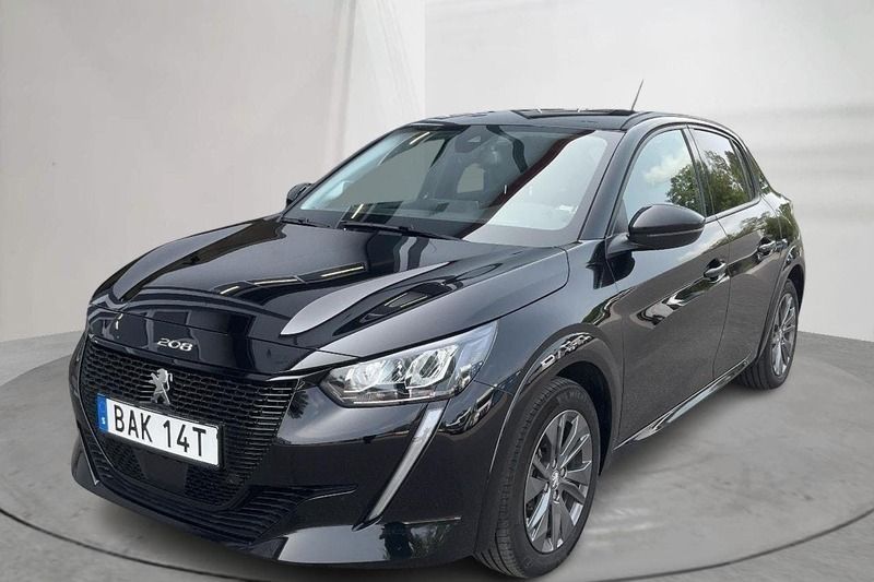 Svart Begagnad 2023 Peugeot e-208 Allure Halvkombi | 200 000 kr (Marknadspris) - Bild 1/4